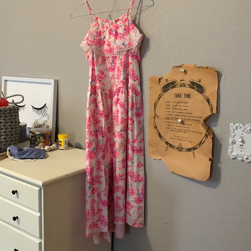 This is a Oshkosh dress for girls it it very light and Extremely comfortable!